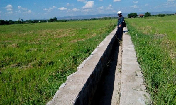 K&ecirc;nh nội đồng tại x&atilde; Ia Peng, huyện Ph&uacute; Thiện x&acirc;y dựng sơ s&agrave;i - Ảnh: T.B.D.