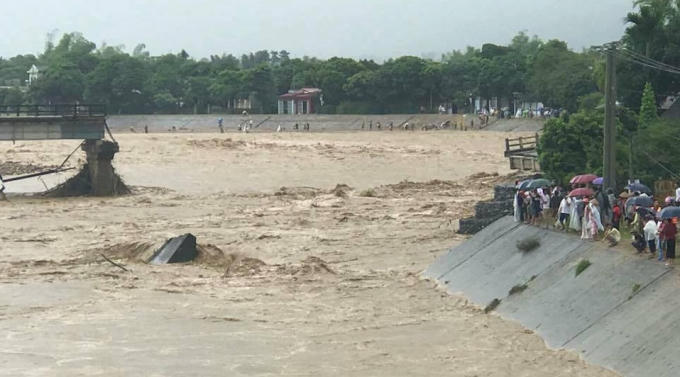 Các tỉnh, thành phố chủ động ứng phó với mưa bão do ảnh hưởng của đợt áp tháp nhiệt đới những ngày gần đây.