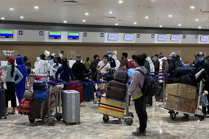 Gần 200 công dân Việt Nam từ Philippines về nước. Ảnh: Bộ Ngoại giao