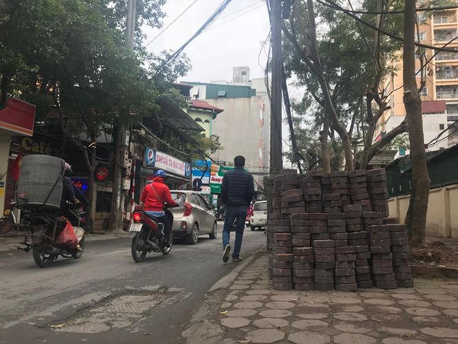 Trong khi, phố Vũ Trọng Phụng không nằm trong danh sách chỉnh trang, lát đá vỉa hè.