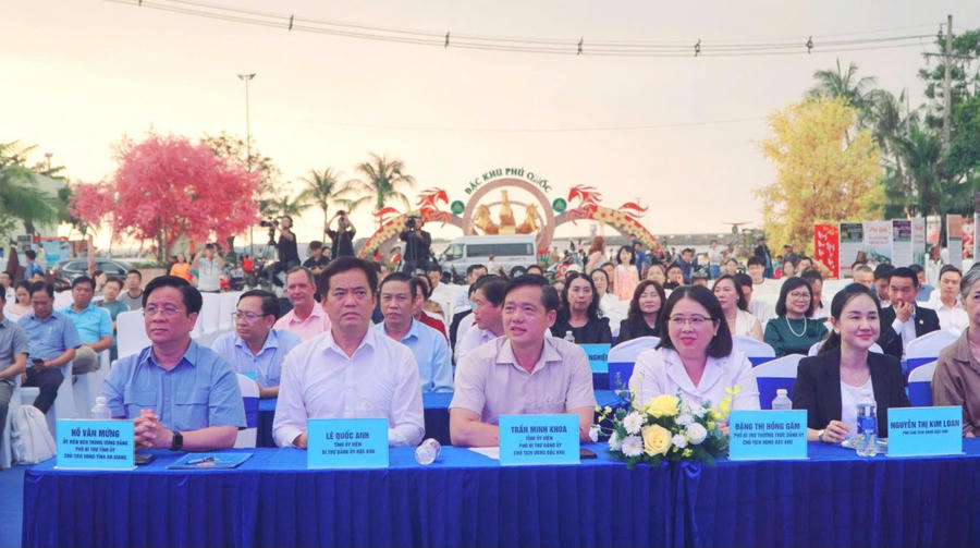 Đại biểu tham dự