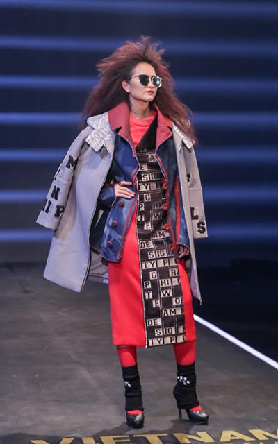 Không nản lòng, nữ thí sinh đã có sự tiến bộ ở thử thách quay quảng cáo cho Tuần thời trang Quốc tế Việt Nam. Cô catwalk tự tin, dáng điệu mạnh mẽ và dứt khoát hơn. Kiểu tóc dập xù giúp cô trông sắc sảo, thoát khỏi sự quen thuộc và đơn điệu.