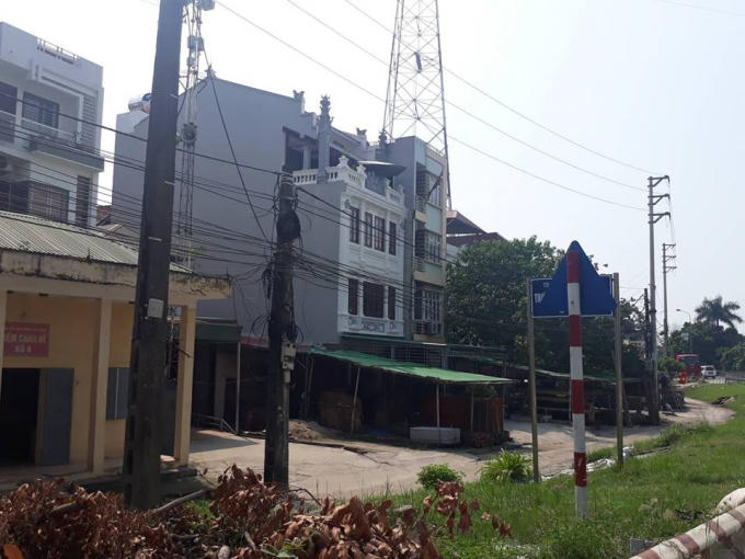 Khu vực đường Đông Ngạc, dốc Chèm.