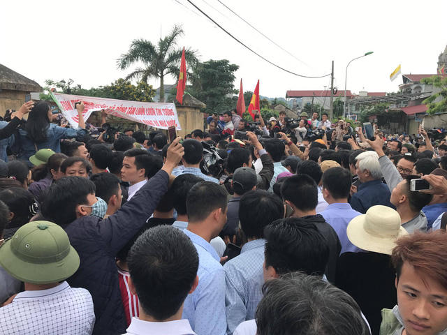 Người d&acirc;n Đồng T&acirc;m thả 19 c&aacute;n bộ, chiến sĩ bị giữ