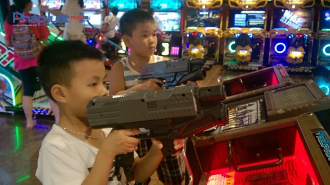 Chuyện băng nhóm học trò đánh nhau trong trường học cũng có phần xuất phát từ những bang hội trong thế giới game bạo lực mà ra. Ở đây không chỉ tác động vào ý thức, tiềm thức mà còn đánh vào vùng vô thức của mỗi người - nơi con người không tự kiểm soát được.