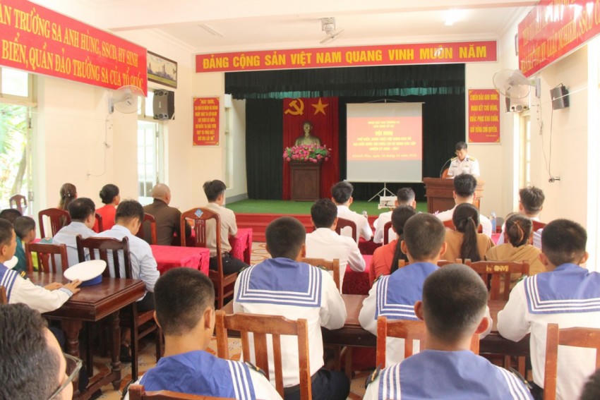 Công tác quán triệt, tuyên truyền về cuộc bầu cử đến cán bộ, chiến sĩ và nhân dân trên đảo được chỉ huy các đơn vị quan tâm thực hiện
