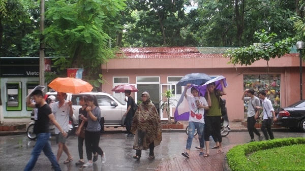 Chùm ảnh: Không khí ngày đầu làm thủ tục dự thi THPT Quốc gia 2016