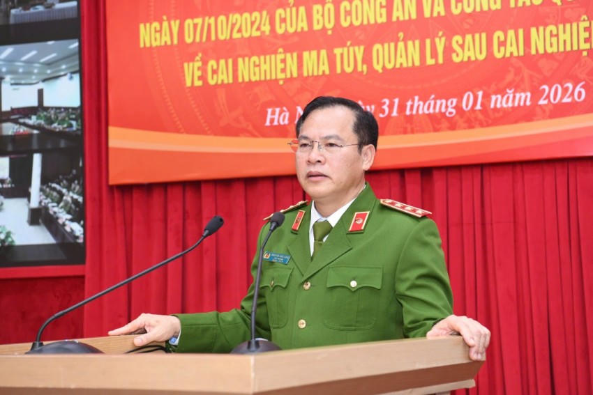 Thứ trưởng Nguyễn Văn Long phát biểu tại hội nghị.
