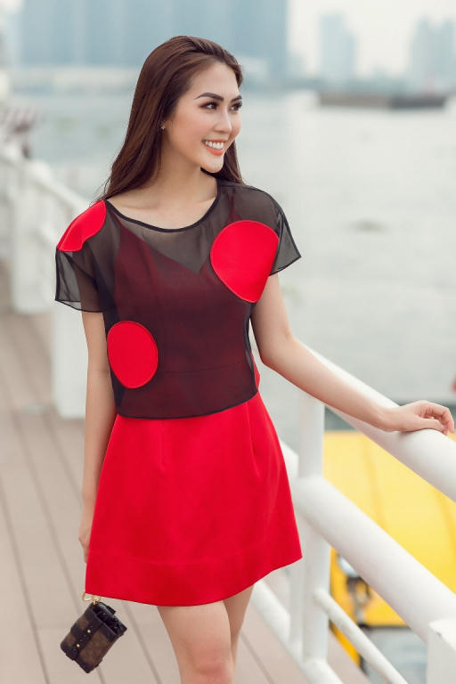 Hoa hậu Tường Linh gây thương nhớ khi diện thiết kế chấm bi