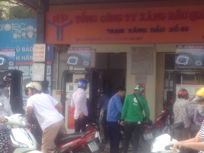 Kiến nghị chỉ tăng thuế môi trường xăng dầu tối đa lên 5.000 đồng/lít.