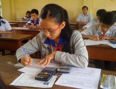 Bộ GD&amp;ĐT quy định, máy tính bỏ túi được phép đem vào phòng thi không có chức năng soạn thảo văn bản và không có thẻ nhớ để lưu dữ liệu. Ảnh: Internet.