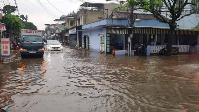 Các tuyến đường trong thành nội ngập sâu.