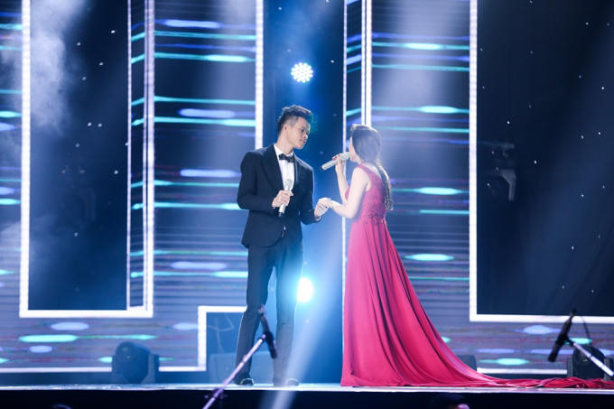 Thần tượng Bolero 2017 tập 6: Quang L&ecirc; nghẹn ng&agrave;o bật kh&oacute;c khi chia tay với 3 th&iacute; sinh đầu ti&ecirc;n trong đội h&igrave;nh top 7