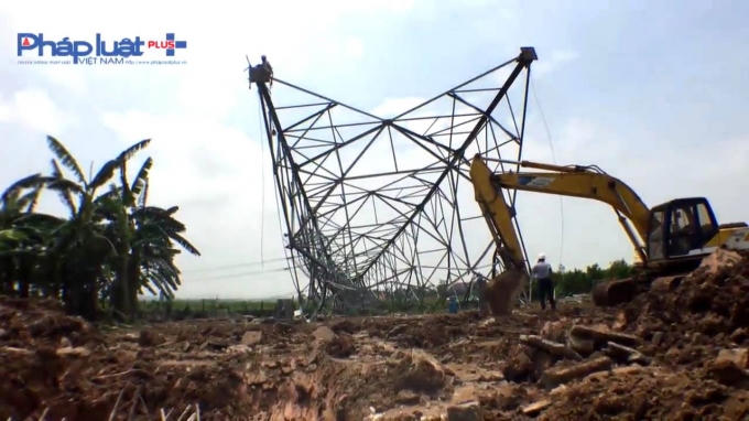 Chiếc máy xúc mang BKS 19 XA - 0787.