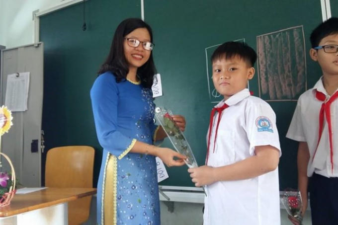 Những món quà nhỏ nhưng thật lòng sẽ làm các thầy cô vui và hạnh phúc hơn nhiều. Ảnh minh họa: IT.