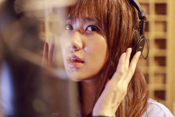 Hari Won mất nửa tháng tập đọc chính tả cho ca khúc mới