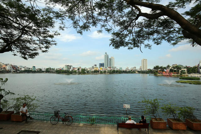 Hồ Trúc Bạch.