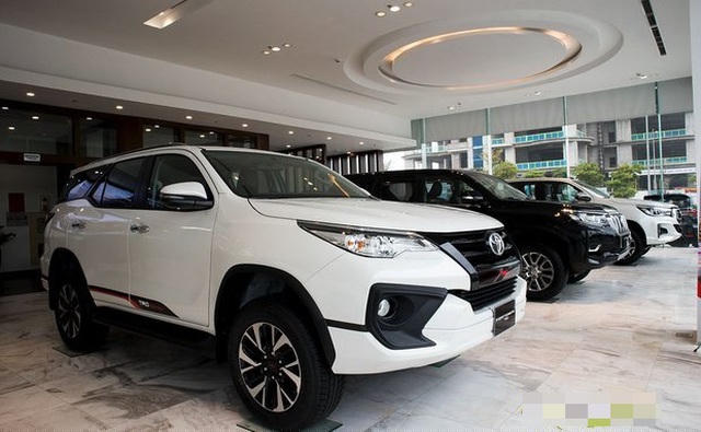 Xe nhập về Việt Nam suy giảm hơn 50% về lượng do dịch Covid-19, giá xe nhập bình quân tăng hàng trăm triệu đồng