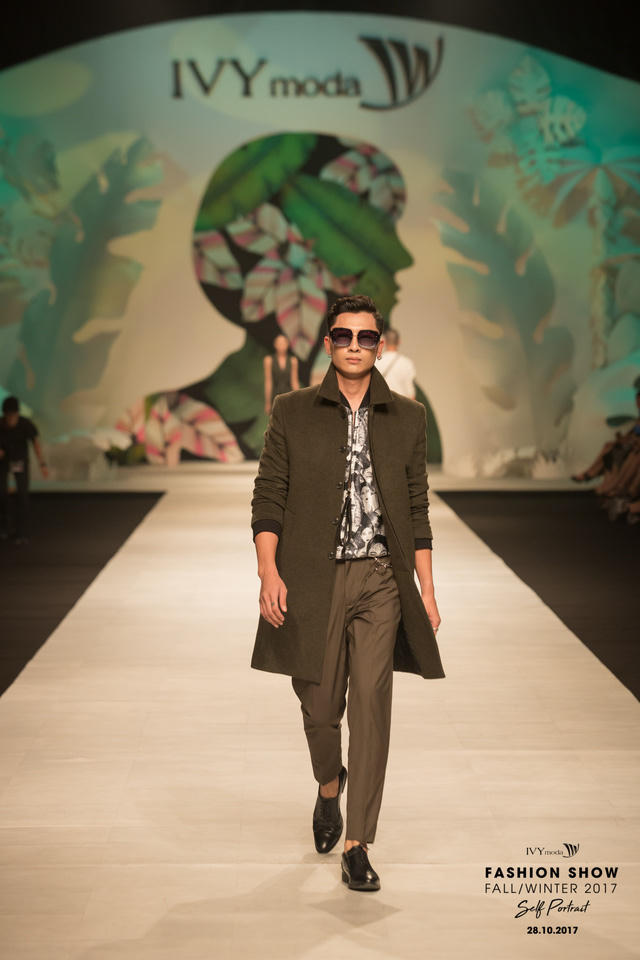 Self Portrait - bức tự họa g&acirc;y m&ecirc; say m&ugrave;a mốt thu đ&ocirc;ng 2017