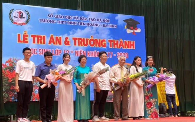 Lễ Tri ân và Trưởng thành của học sinh lớp 12 trường Đinh Tiên Hoàng.