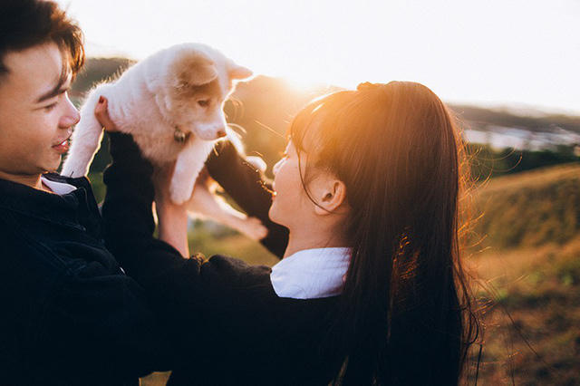 Càng chuyện trò nhiều thì cả hai thấy họ rất hợp, tình yêu của Văn Tùng và Đoan Trang cũng đến một cách rất tự nhiên.
