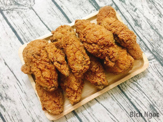 Những miếng gà rán vàng ươm, giòn rụm