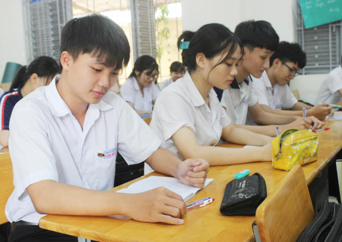 Học sinh Trường THPT Trần Nguyên Hãn (TP Vũng Tàu) ôn tập chuẩn bị cho kỳ thi tốt nghiệp THPT năm 2020.
