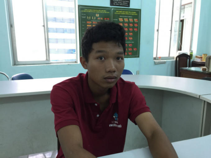 Nghi can Huỳnh Tuấn Khải tại cơ quan công an. (Ảnh: báo Vietnamnet)