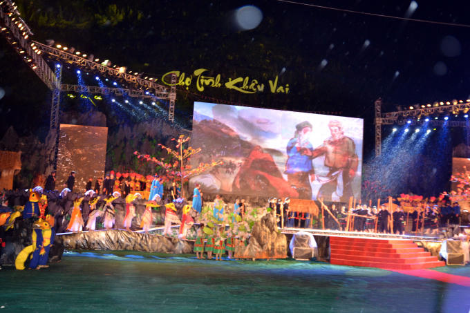 Lễ khai mạc chợ t&igrave;nh Kh&acirc;u Vai.