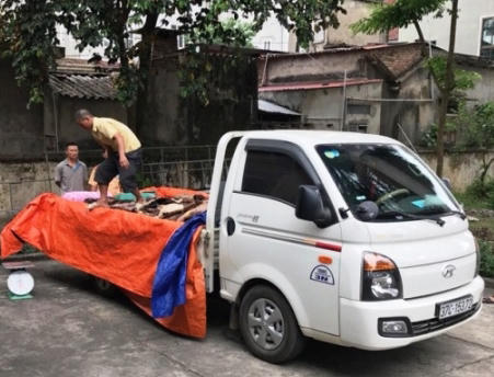 Xe ô tô mang BKS 37C – 153.72 do Nguyễn Văn Hùng điều khiển đã bỏ chạy hơn 5km.