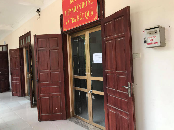 Phòng 1 cửa UBND phường Phú Thịnh, trong giờ làm việc không một bóng người.