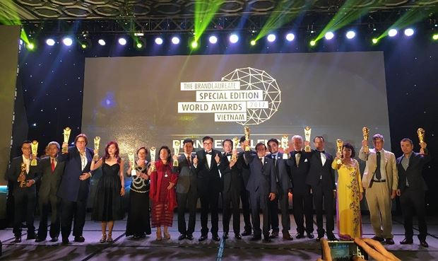 Các doanh nghiệp đoạt giải thương hiệu xuất sắc BrandLaureate. Ảnh: Võ Anh Tuấn.
