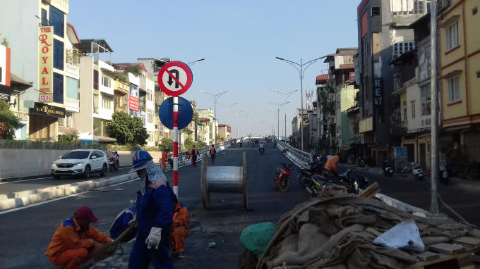 Cận cảnh cầu vượt dầm thép An Dương - Nghi Tàm trước ngày thông xe