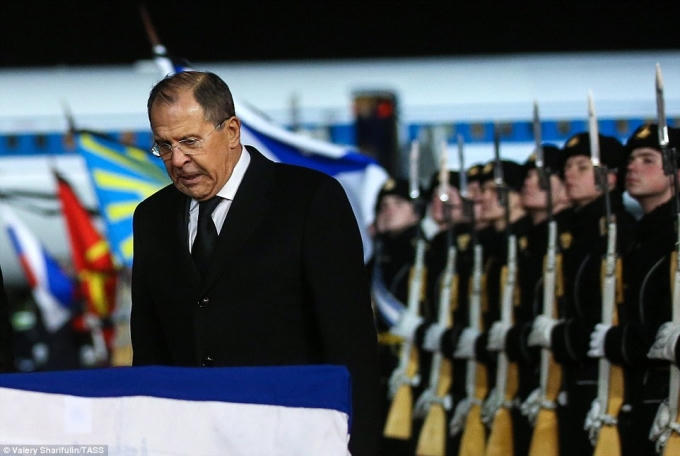 Ngoại trưởng Nga Sergei Lavrov tham gia lễ tưởng niệm đại sứ Karlov. (Ảnh: TASS)