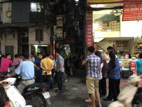 Căn nhà nơi đối tượng cố thủ bên trong sau khi gấy án.