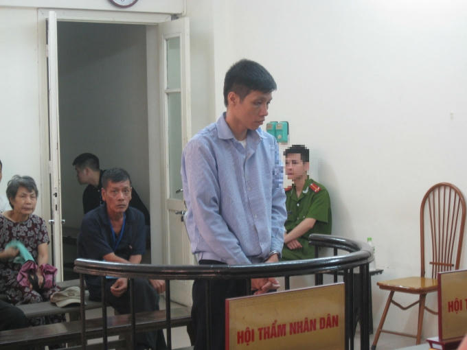 Bị cáo Thắng trước vành móng ngựa.