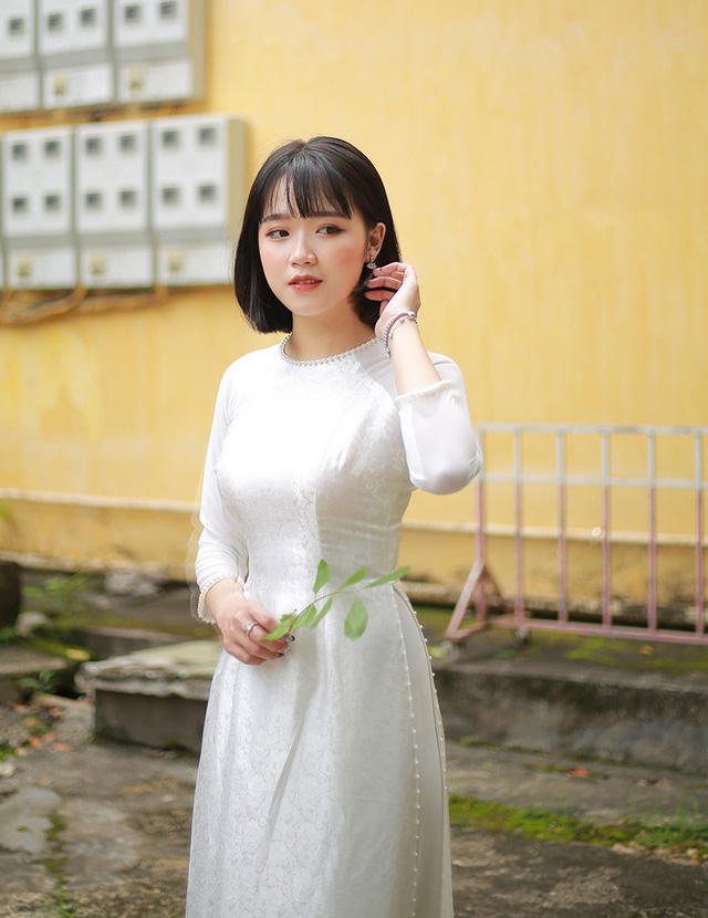 Hot girl trường Báo đẹp quyến rũ trong bộ ảnh chia tay tuổi sinh viên
