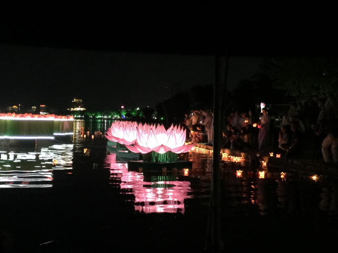 Festival Huế 2018: Nghiêm trang chương trình “Tỏa sáng niềm tin” - Cầu quốc thái dân an