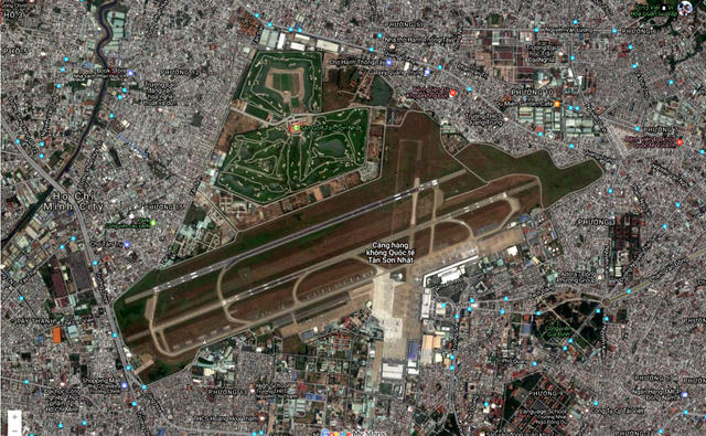 Trước 1975 sân bay Tân Sơn Nhất được quy hoạch trên 3.500 ha đất, nhưng hiện sân bay chỉ còn khoảng 1.500 ha, trong đó 850 ha được sử dụng dân dụng. Phần còn lại do Bộ Quốc phòng quản lý, có 160 ha để làm sân golf và dịch vụ.