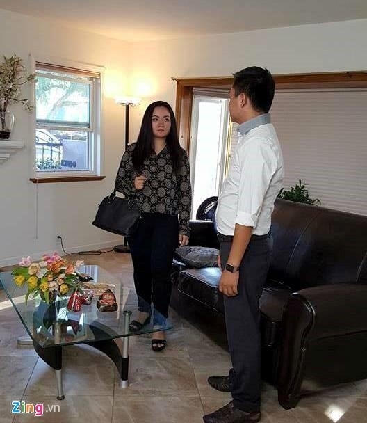 Bên cạnh đó, do chồng Xuân Mai còn trẻ tuổi nên sau khi kết hôn, Xuân Mai phải tạm dừng việc học để dành thời gian chăm sóc cho tổ ấm nhỏ. (ảnh: Zing.vn).