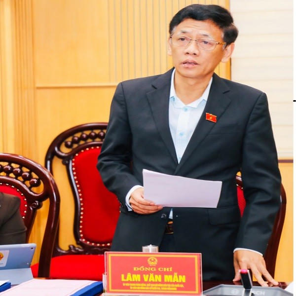 Ông Lâm Văn Mẫn, Ủy viên Trung ương Đảng, Chủ tịch Hội đồng Dân tộc của Quốc hội, Ủy viên Hội đồng bầu cử Quốc gia phát biểu tại buổi làm việc.