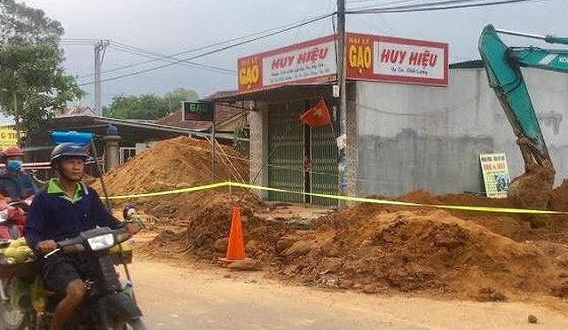 Sập công trình đường ống thoát nước, một công nhân tử vong