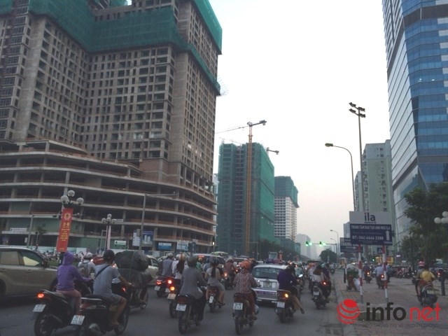Theo dự báo của chuyên gia, với nguồn cung “khủng”, xu hướng “cắt lỗ”, hạ giá sẽ xảy ra nhiều vào cuối năm nay. Ảnh: Minh Thư