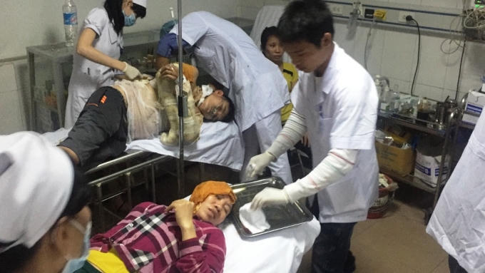 Các nạn nhân cấp cứu.