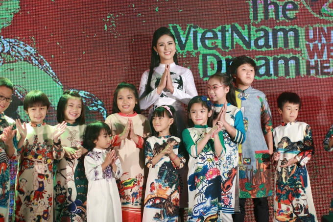 Ngọc Hân, Hoàng My, Tú Anh gây quỹ cho trẻ hở hàm ếch