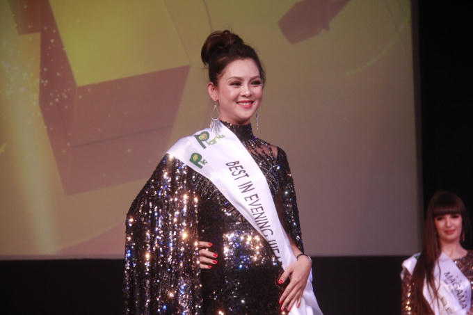 Vợ diễn vi&ecirc;n Th&agrave;nh Được đạt giải &Aacute; hậu 1 tại cuộc thi Mrs. Planet 2017