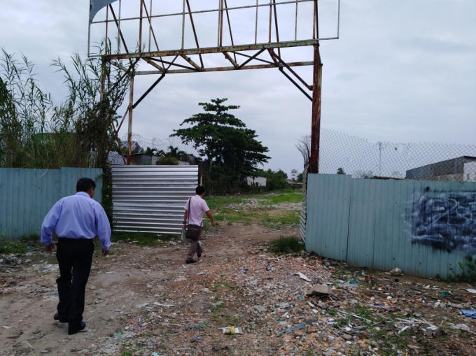 Khu đất được cho là bị ngân hàng bán khi người dân đang thế chấp.