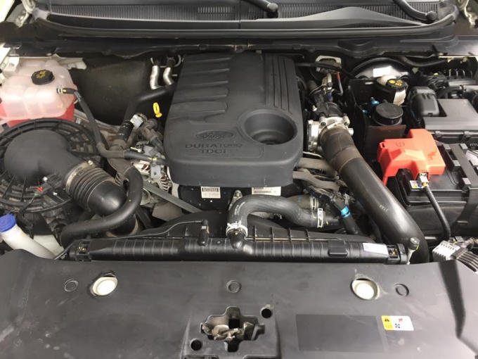 Gầm m&aacute;y mới, chạy tốt.