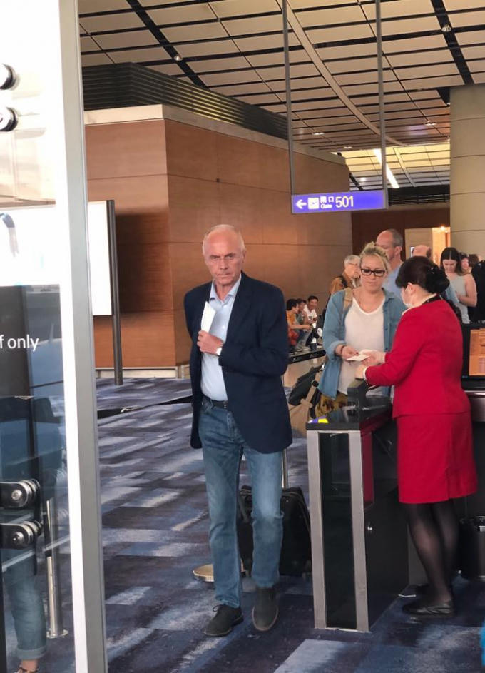 Sao Philippines đến Hà Nội trong tâm trạng bất mãn