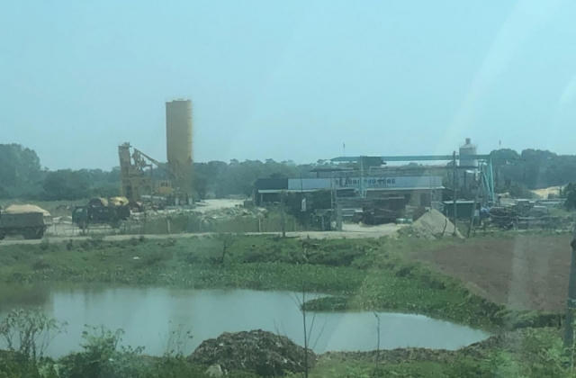 Yêu cầu tháo dỡ trạm trộn bê tông không phép của Công ty TNHH Xây dựng Minh Đạo